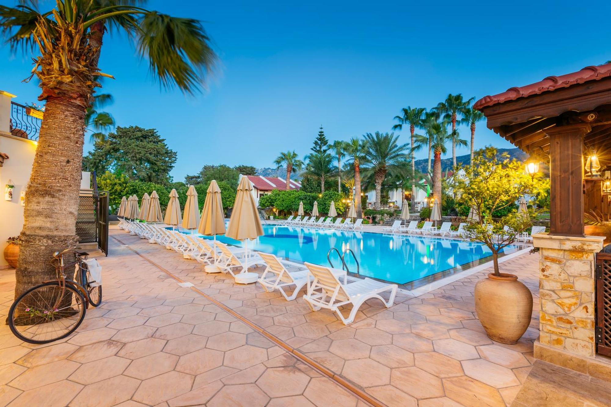 Almond Holiday Village Кіренія Екстер'єр фото